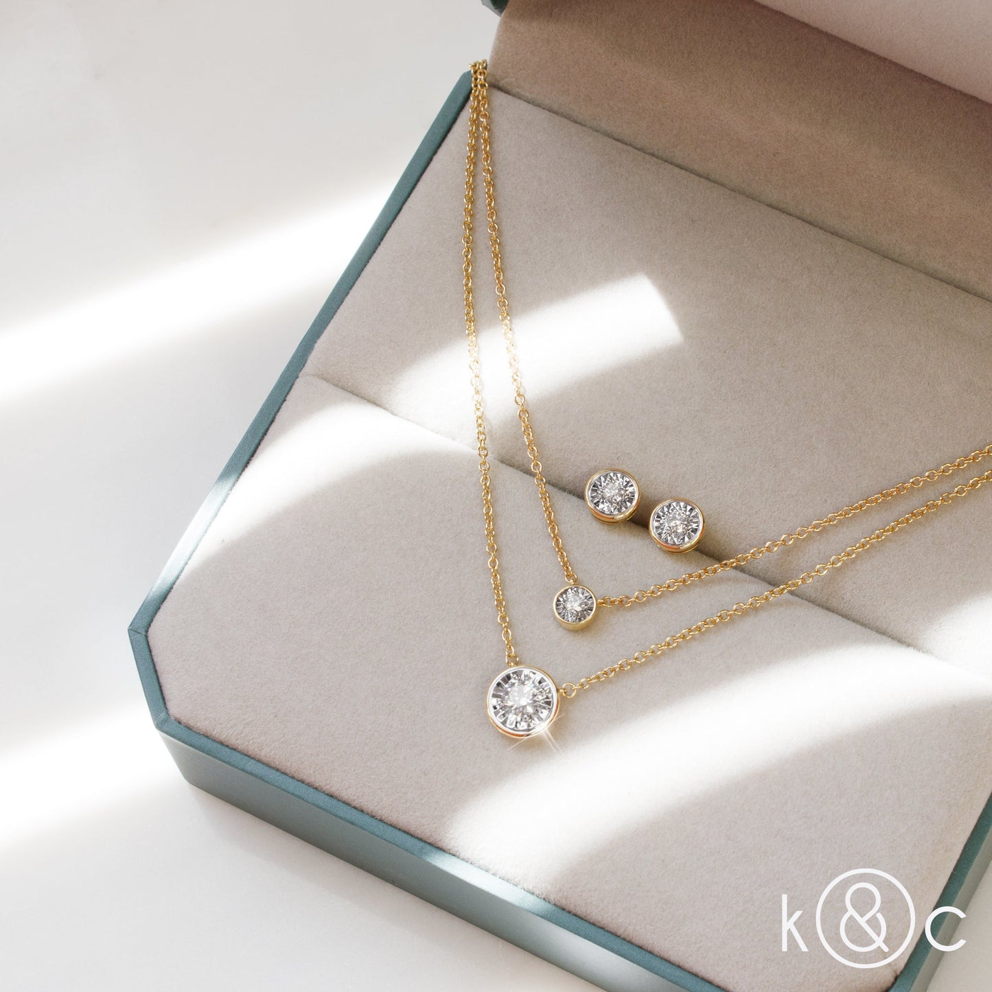 
                  
                    Kat & Chlo Diamond Maginfy Mini Pendant Necklace
                  
                